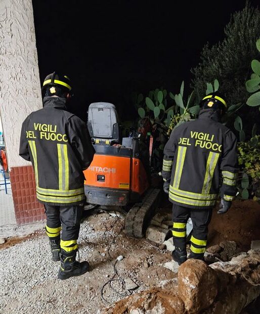 Comiso Incidente Sul Lavoro In Contrada Cicogna Crolla Un Muro Di