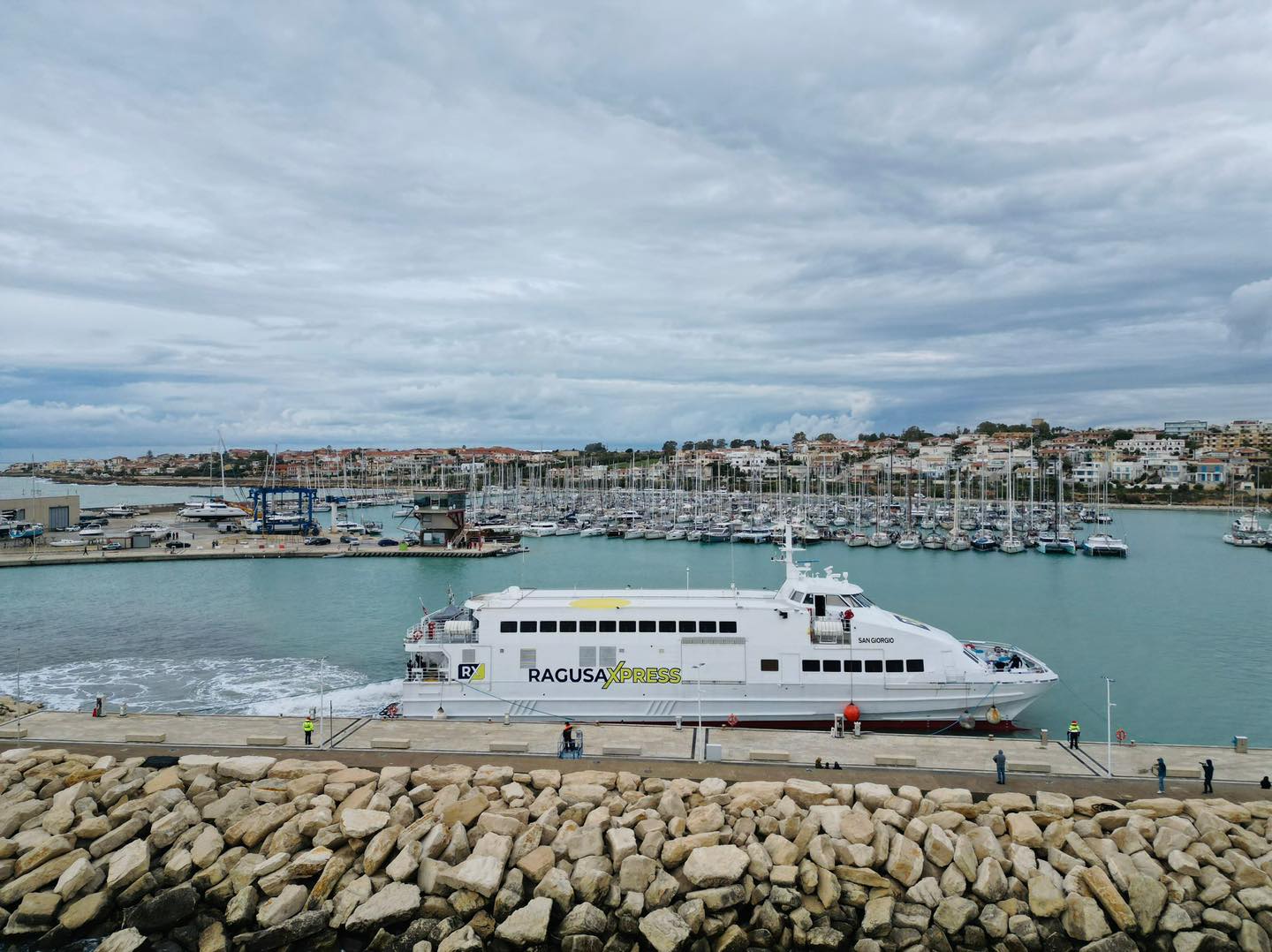 catamarano marina di ragusa malta